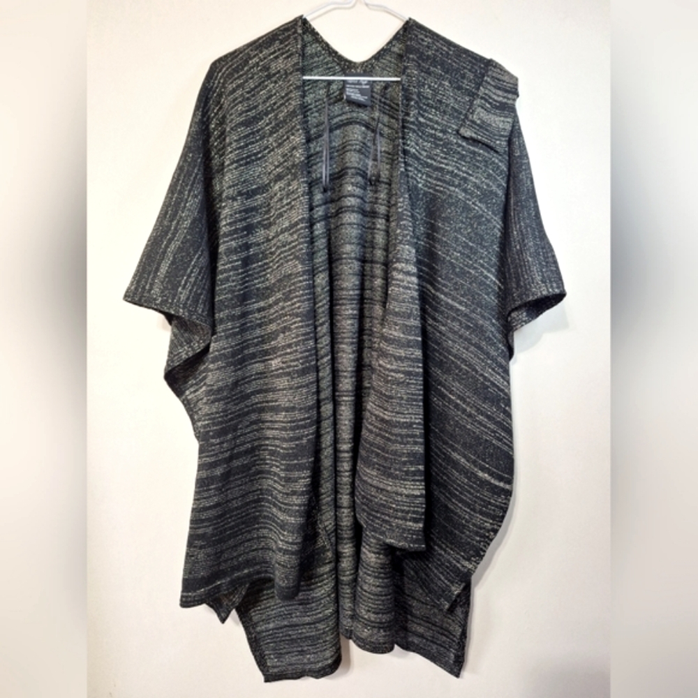 Charlie Paige O/S Black Gold Knit Cape Shawl Wrap Cardigan